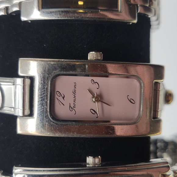 8 square face watches with new batteries. - Picture 8 of 12